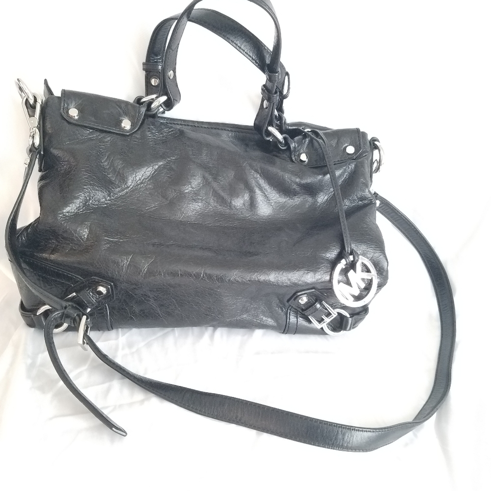 Michael Kors black purse Medium Fallen Satchel leather…
